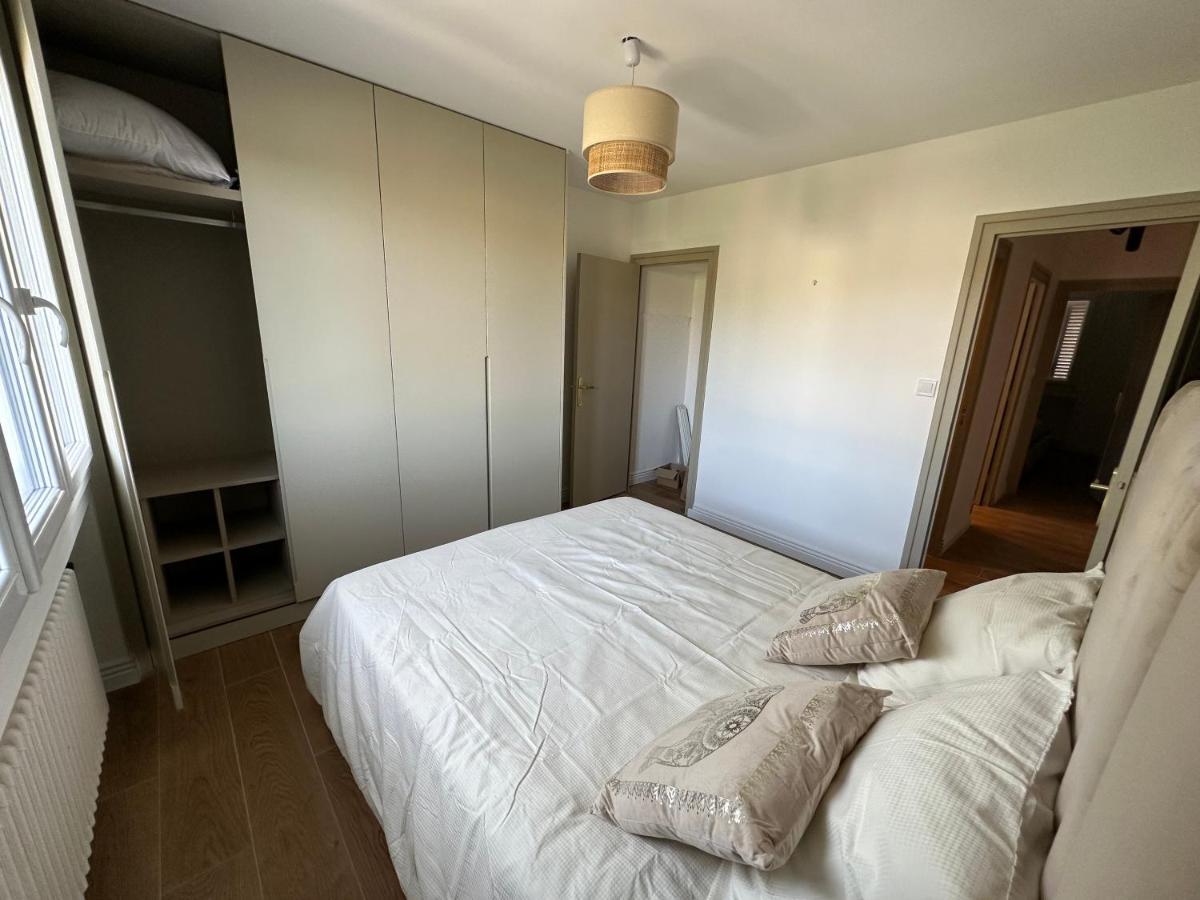 Minois Apartment Saint-Genet-Lerpt ภายนอก รูปภาพ