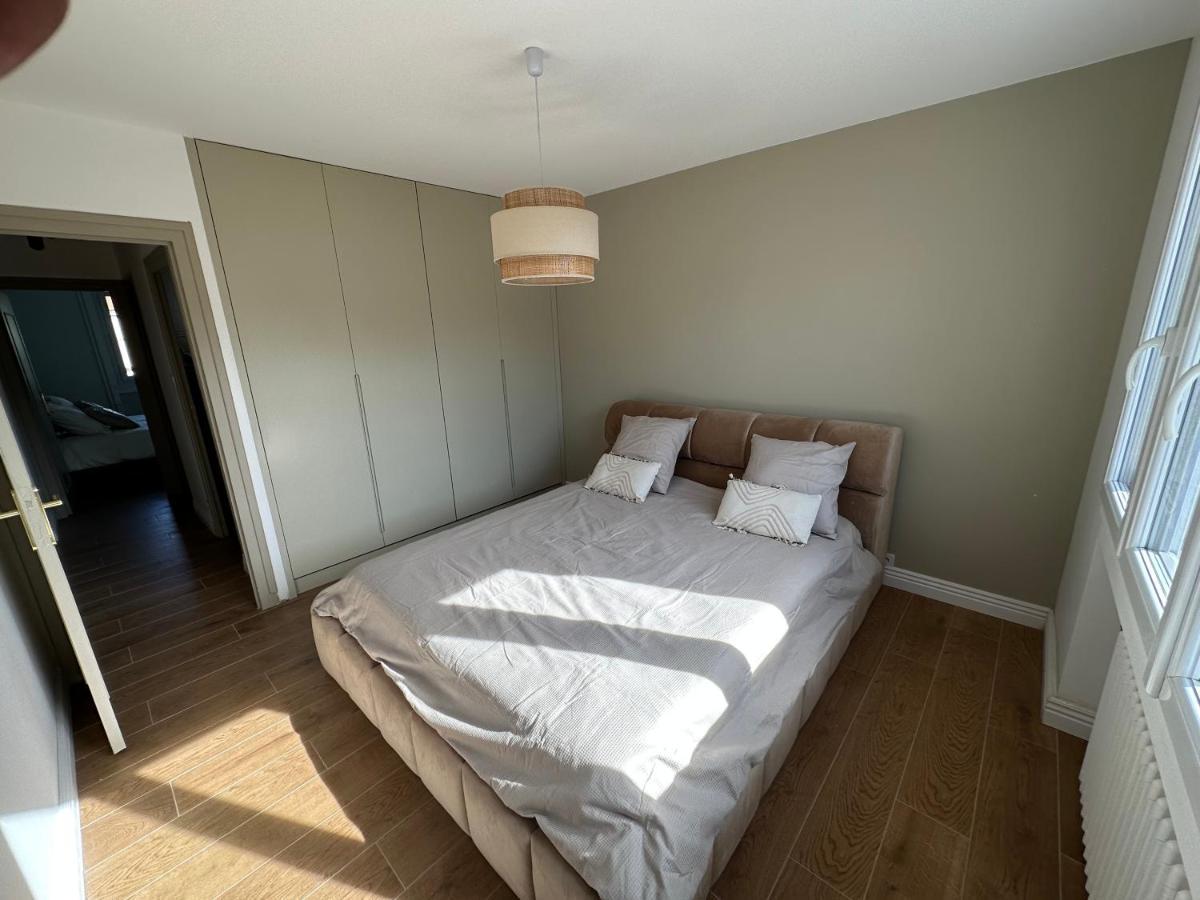 Minois Apartment Saint-Genet-Lerpt ภายนอก รูปภาพ
