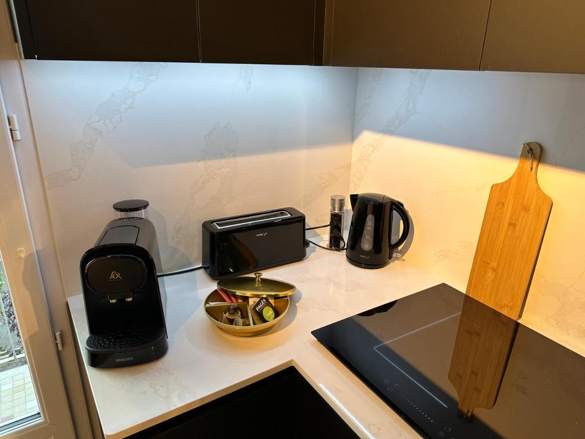 Minois Apartment Saint-Genet-Lerpt ภายนอก รูปภาพ
