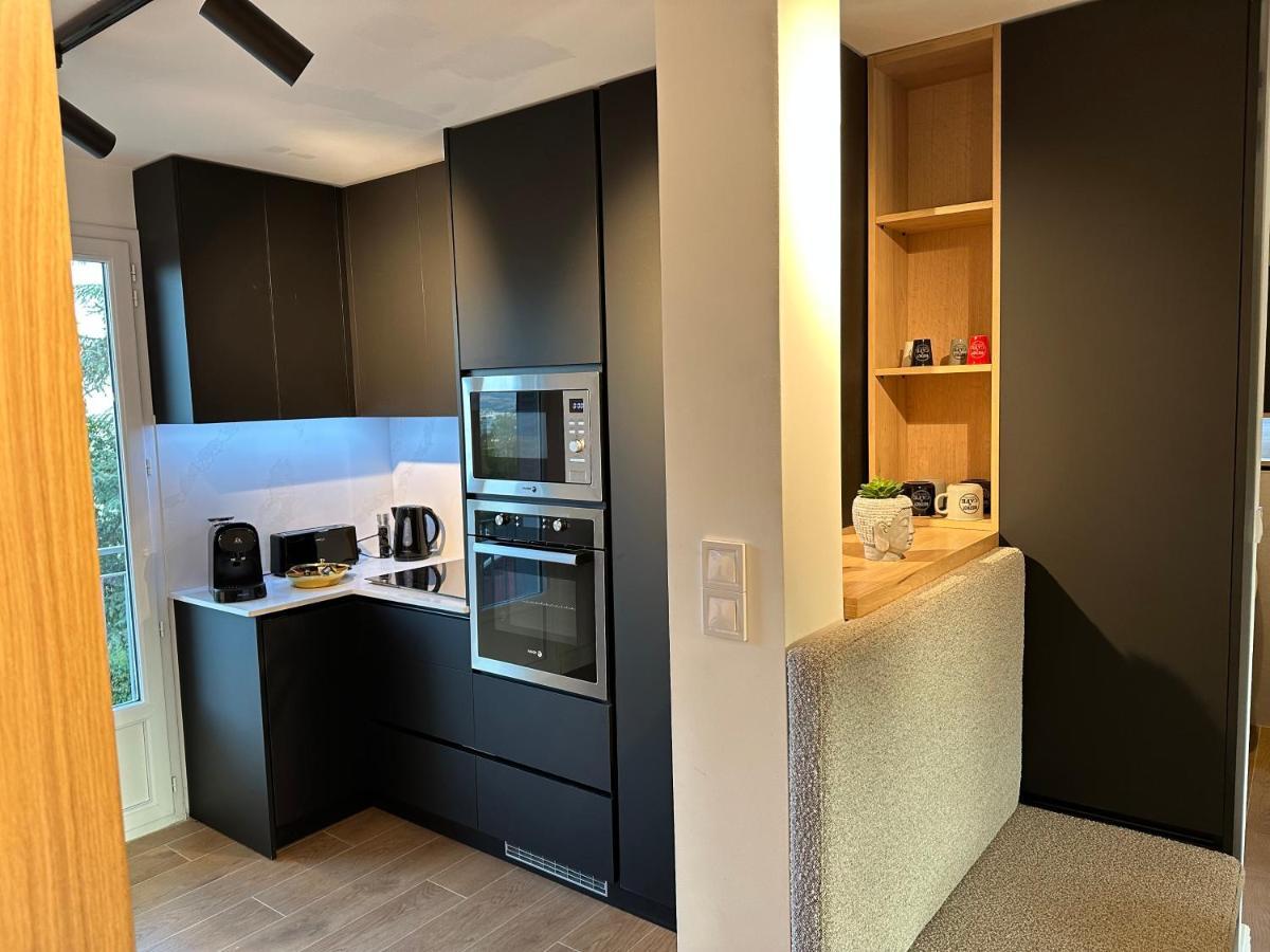 Minois Apartment Saint-Genet-Lerpt ภายนอก รูปภาพ