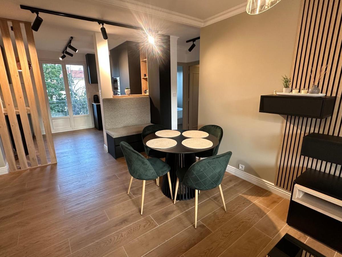 Minois Apartment Saint-Genet-Lerpt ภายนอก รูปภาพ